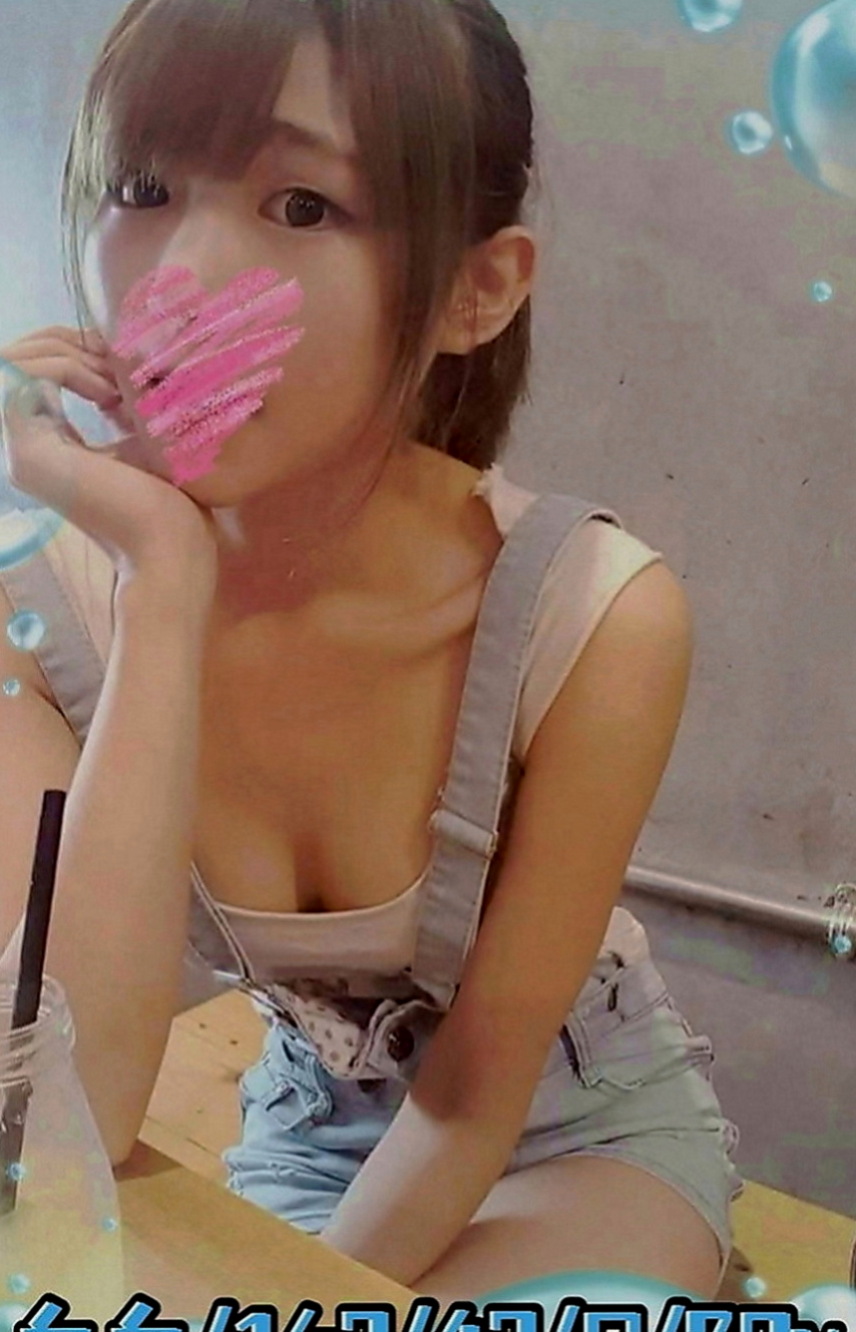 高雄外送茶|美女外送：海藻 |膚白學生妹兼職|168cm|50kg|E罩杯|21歲|的乳房 揉起來軟綿綿的 很漂亮 #外語翻譯小姐姐