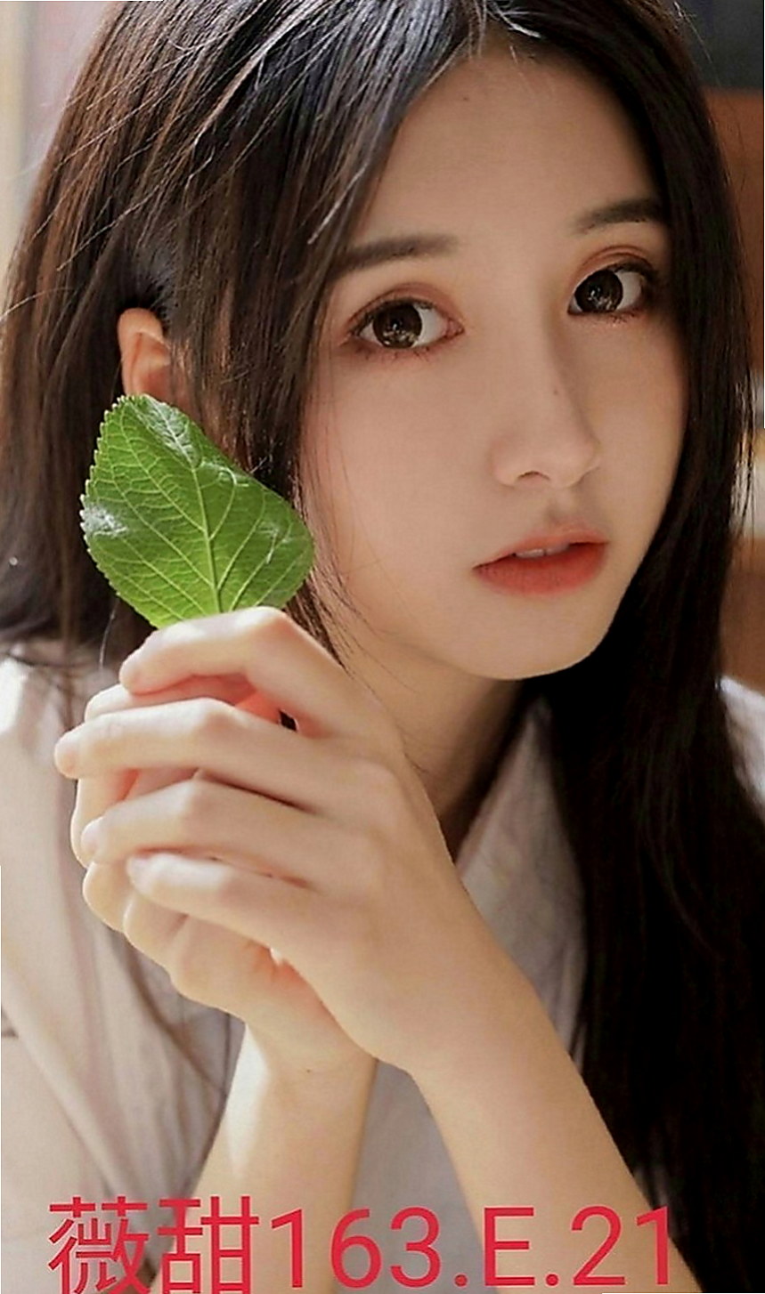 烏來找小姐：潔依 |幼幼學生妹|163cm|50kg|C罩杯|18歲|氣質外貿型 美腿超誘人的 身材火辣 大屁股大奶子大
